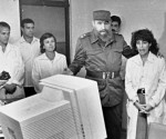 fidel_recorrido_por_el_centro_de_ingenieria_molecular-foto_5-580x435